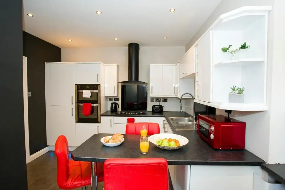 Gardens View - Large 2 Bedroom Apartment