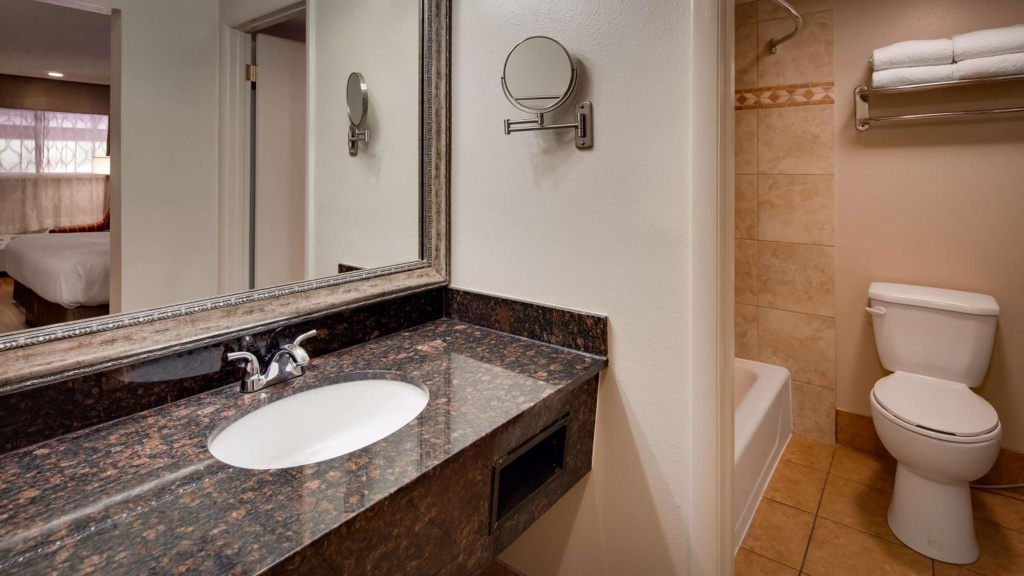 Best Western Plus Greenwell Inn