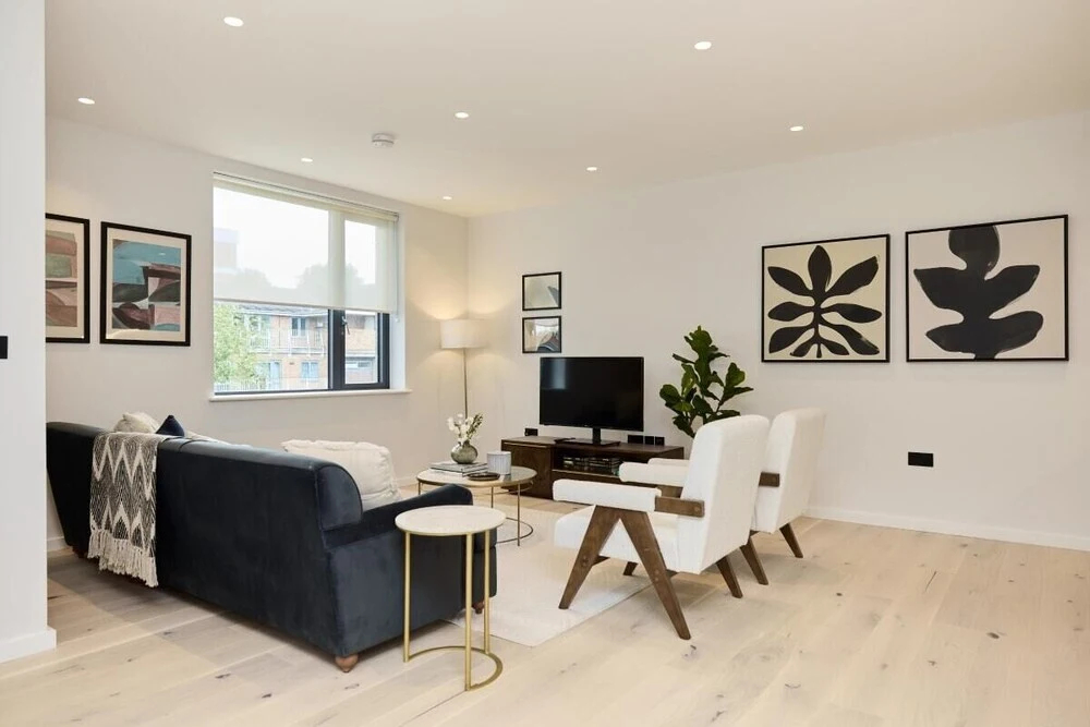 The Brondesbury Place - Bright 2bdr Flat With Balcony + Parking