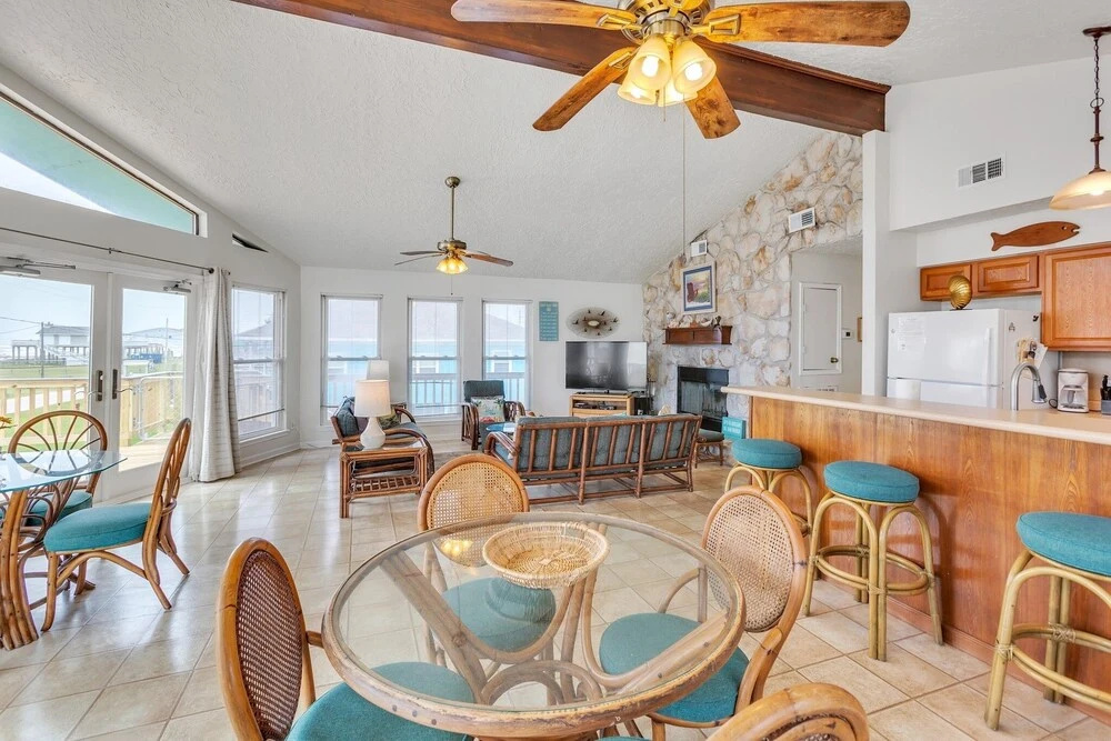 Alsup House In Jamaica Beach 3 Bedroom Home by Redawning