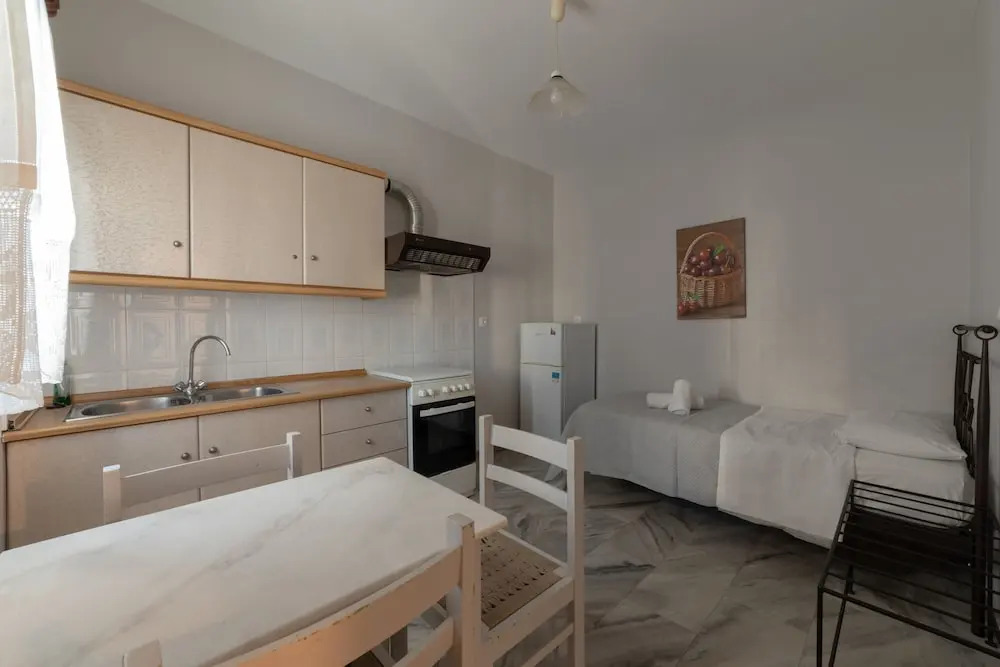 Aphrodite Hotel & Apartments