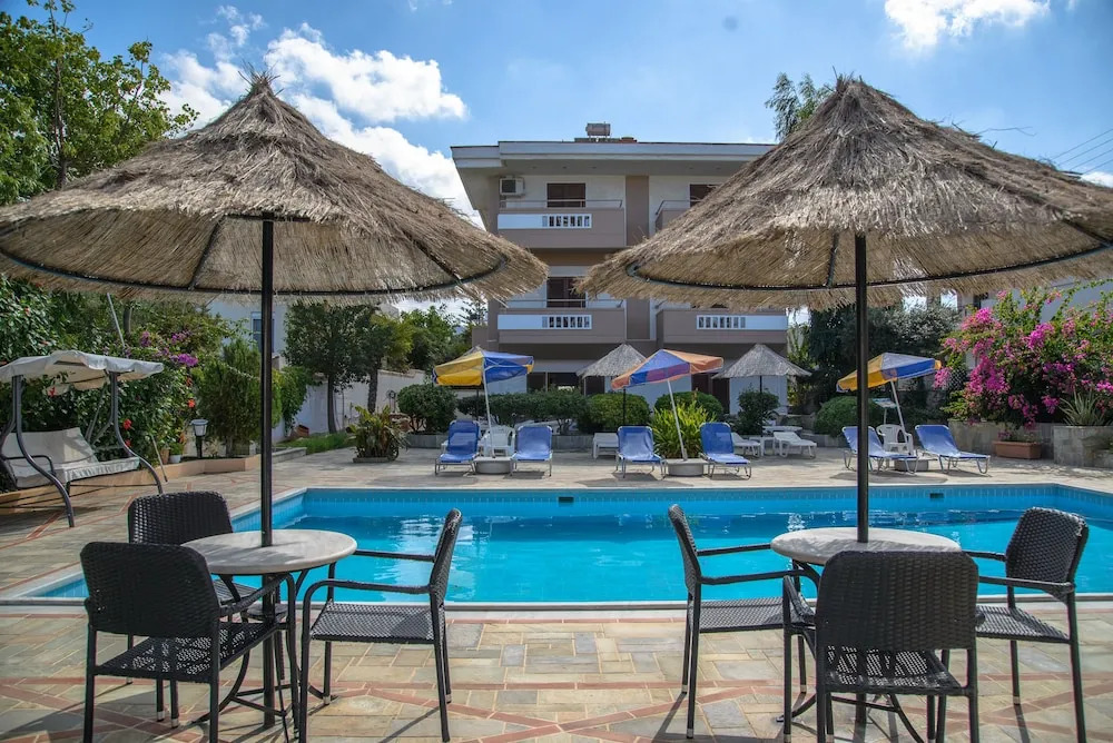 Elpida Apartments
