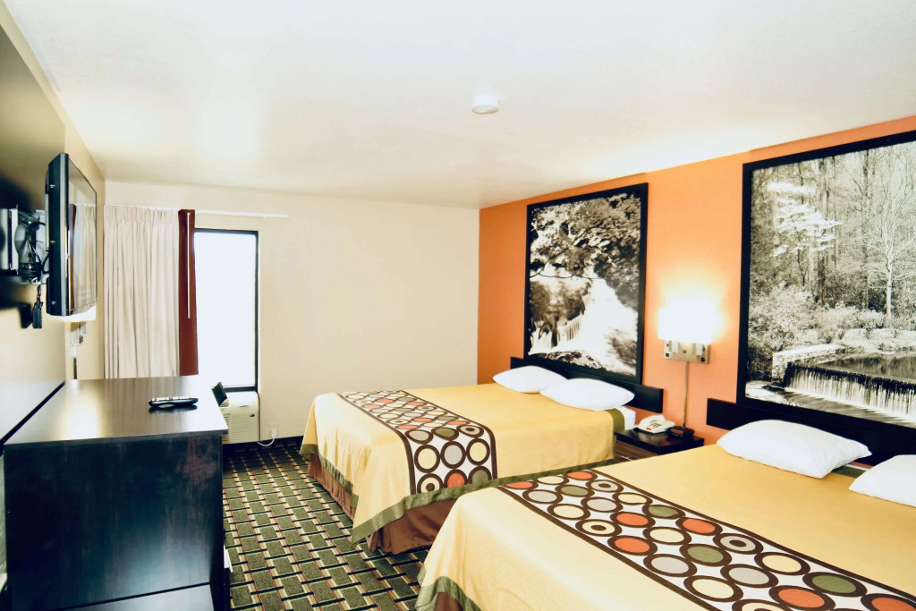 Super 8 by Wyndham Crossville TN