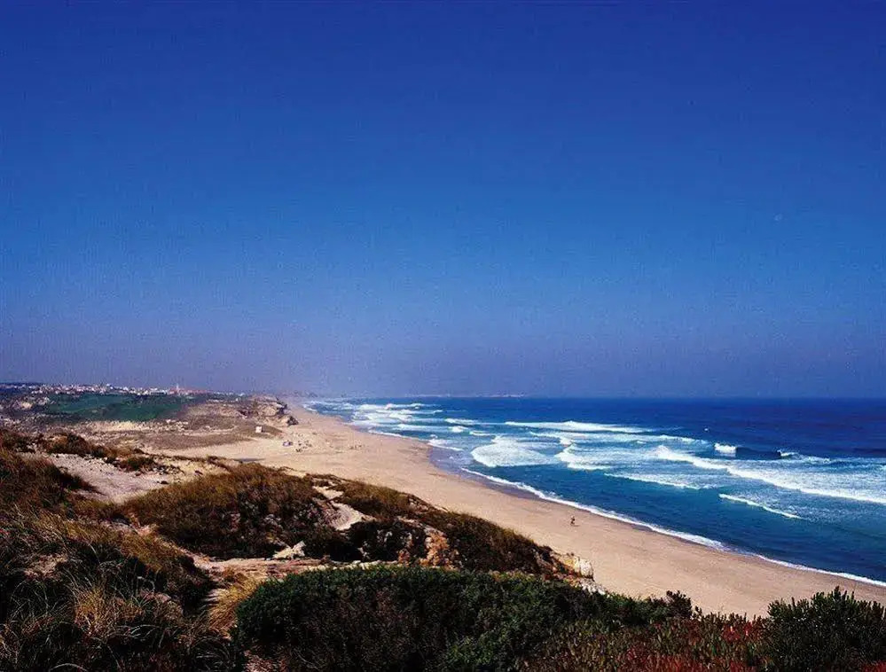 The Beachfront Praia d'el Rey