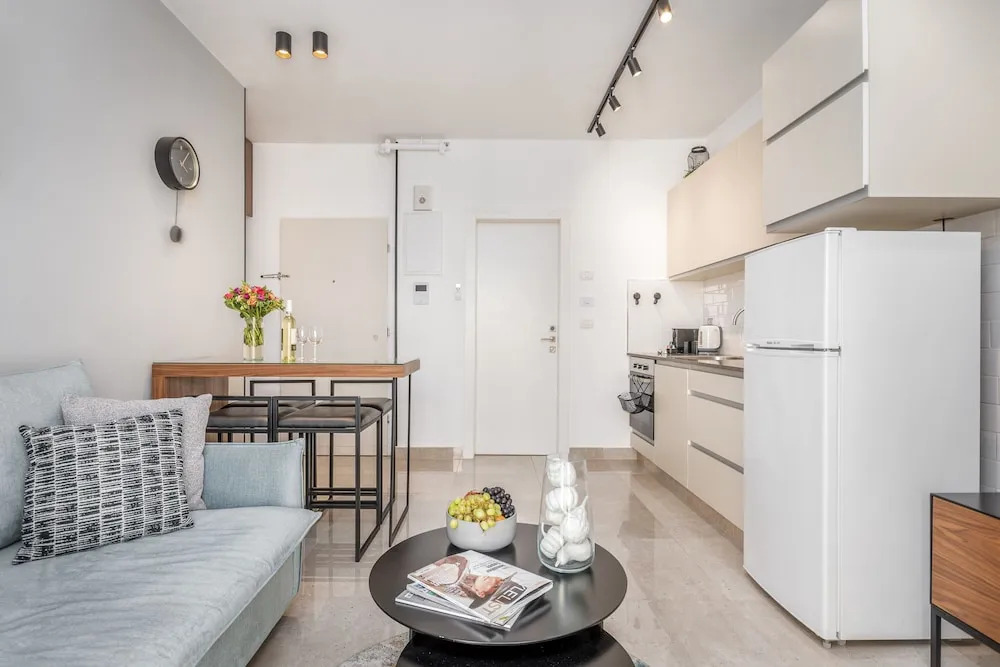 Superb 1Bdr w balcony