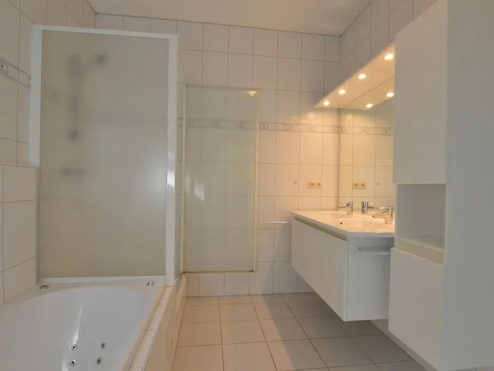 Villa with Sauna near Golf Course