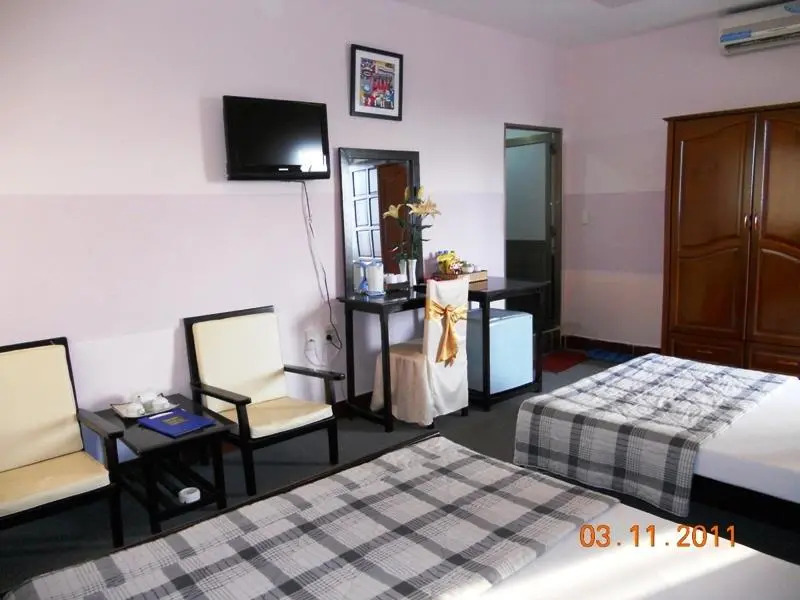 DONA Hotel