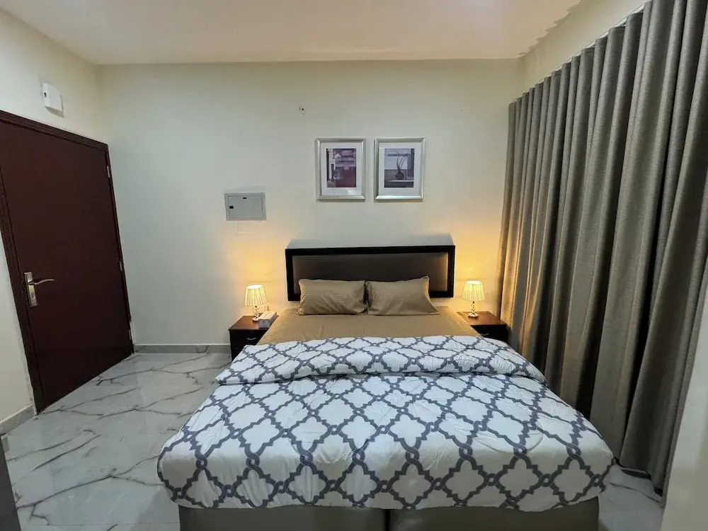 Furnished Private Studio Apartments near Union Metro Station