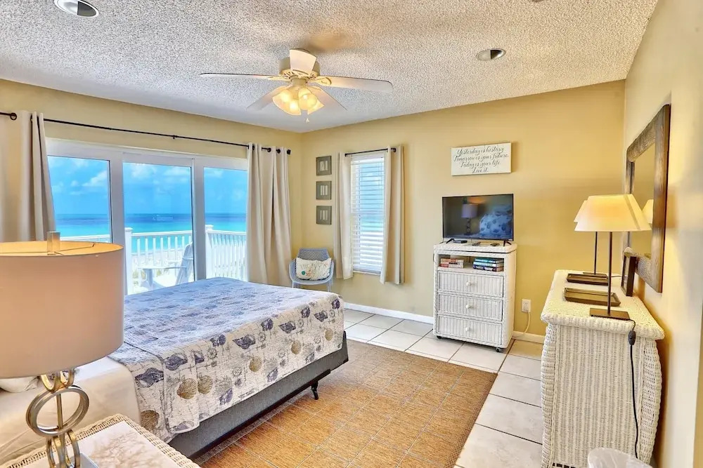 Beach Haven #C6