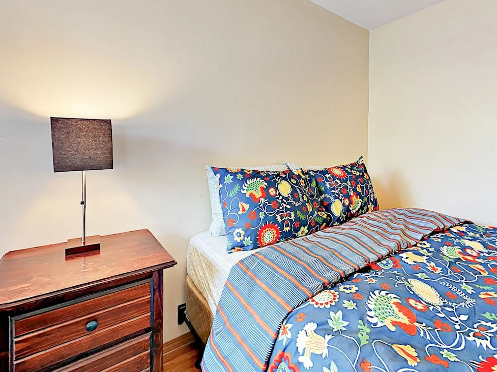 1731 Plum Street Duplex Unit B - 3 Br apts by RedAwning