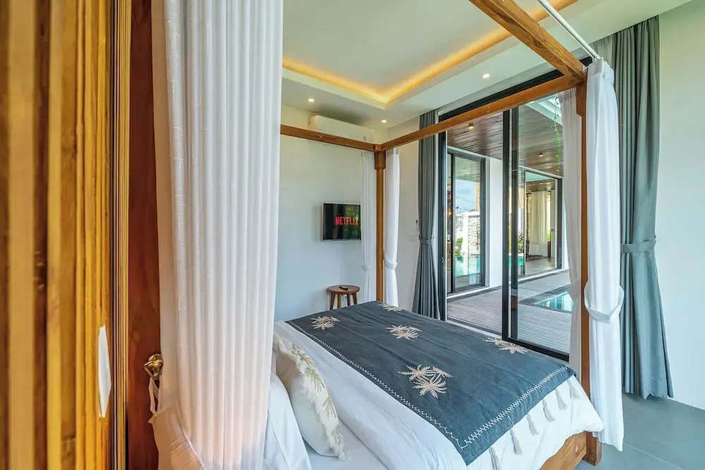Bedawang, Exquisite Seminyak 4BR Villa with Huge Pool