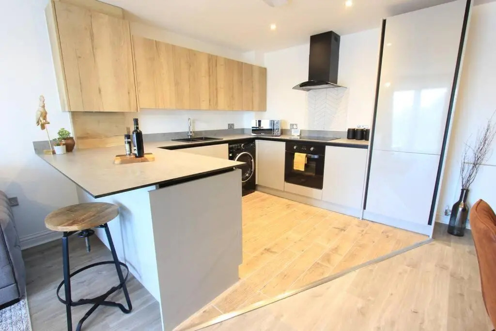 Cabot Mews Apartment 6