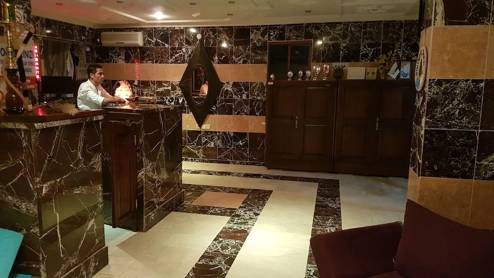 Silver Pine Hotel