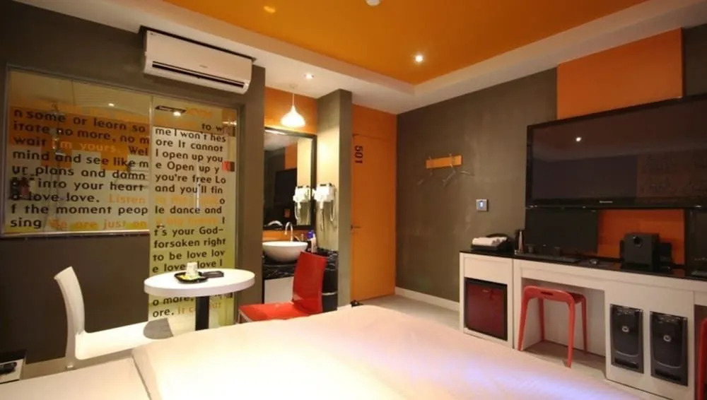 XYM Motel