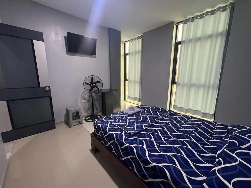 Adrian Hotel