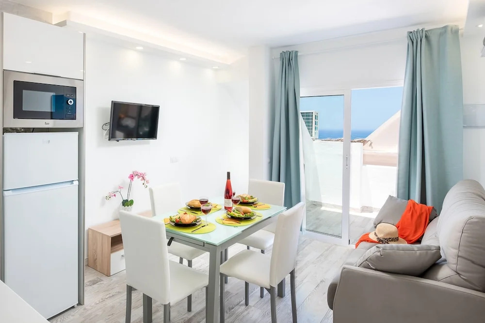 C104A Brand New Apartment, Big Terrace, Pool