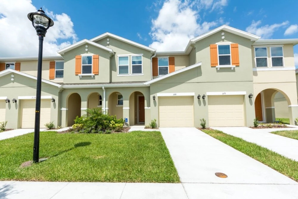 Compass Bay 3181