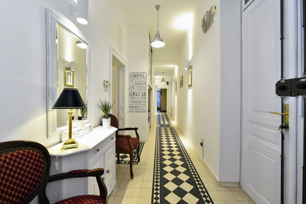 Apartment Luxury Residence Center