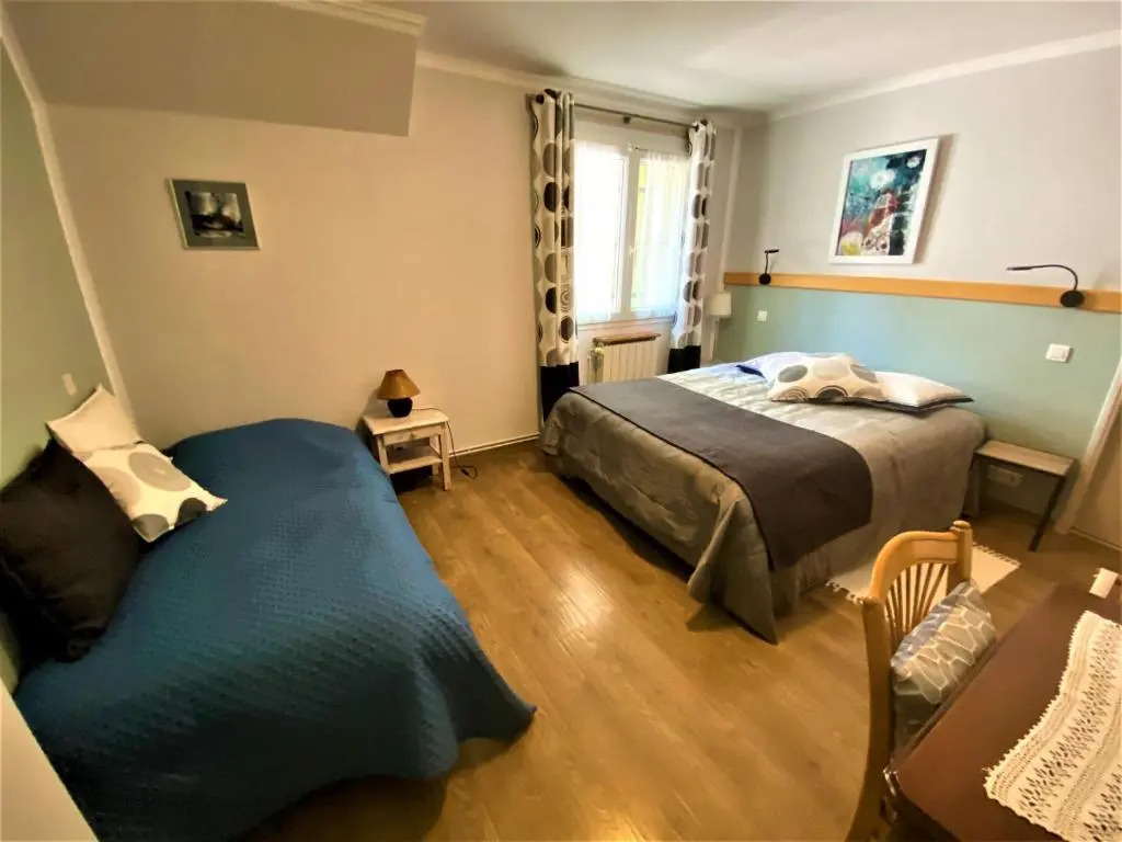 Gîte de groupe 15 à 19p, parc, salle de réception - CHAMBRES DHOTES en semaine