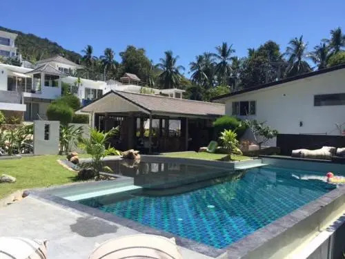 ''chaweng modern villas'' studio 2