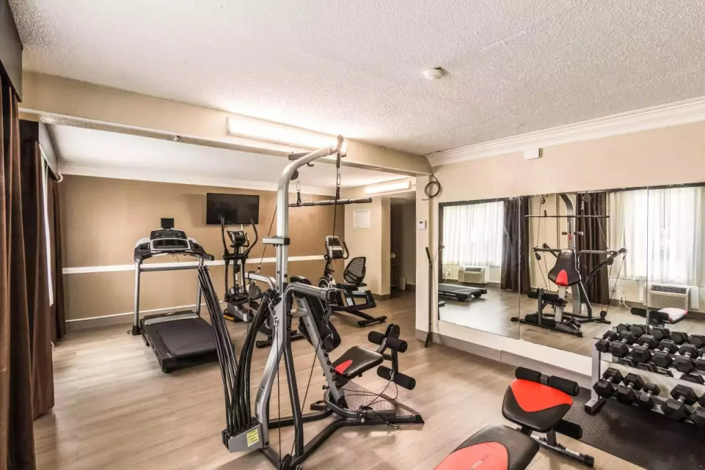 Howard Johnson Inn-Pensacola