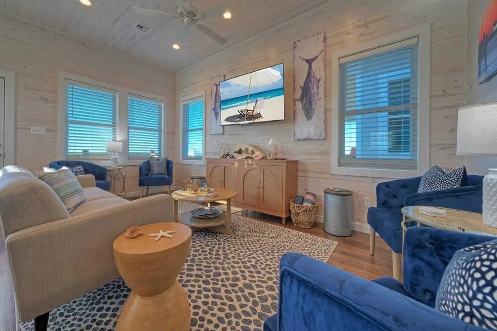 361 Bayview by Avantstay Pool, Firepit + Pond View Golf Cart-friendly Boardwalk to Beach