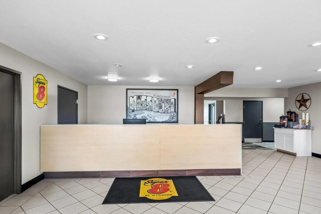 Super 8 by Wyndham Farmington