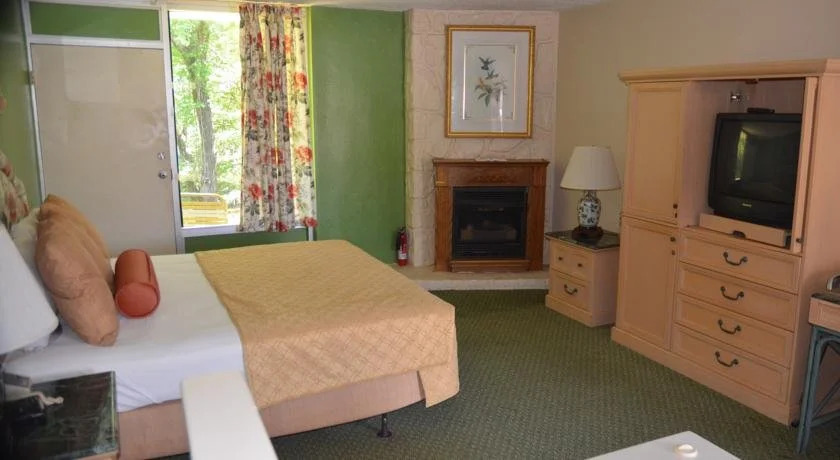Riverlodge South