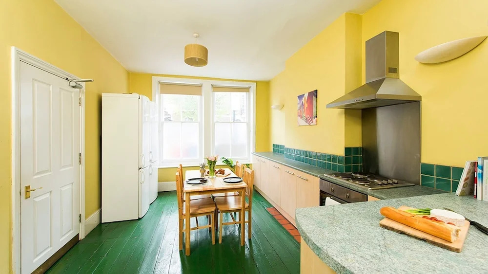 Spacious 6BR House near Trendy Brixton