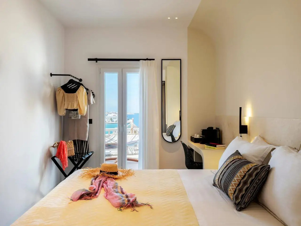 Yalos Hotel Sunset view Mykonos town private rooms