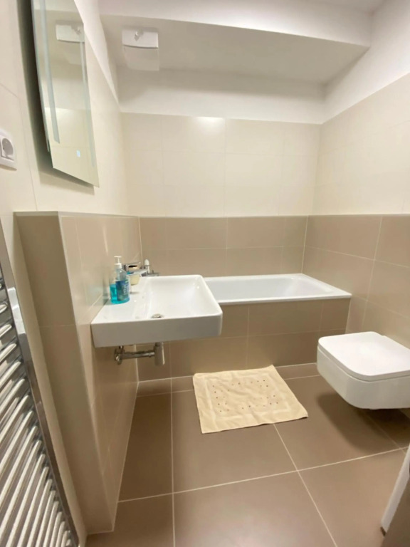 New Luxury City centre apartment with panoramic view, free parking