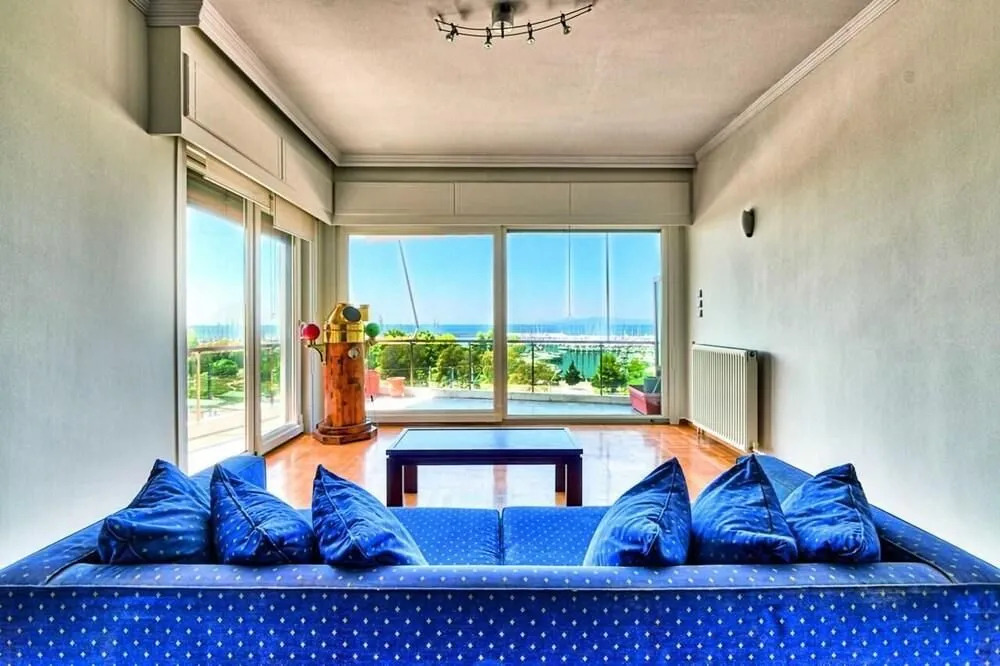 Classy 3 bedroom apartment in Alimos