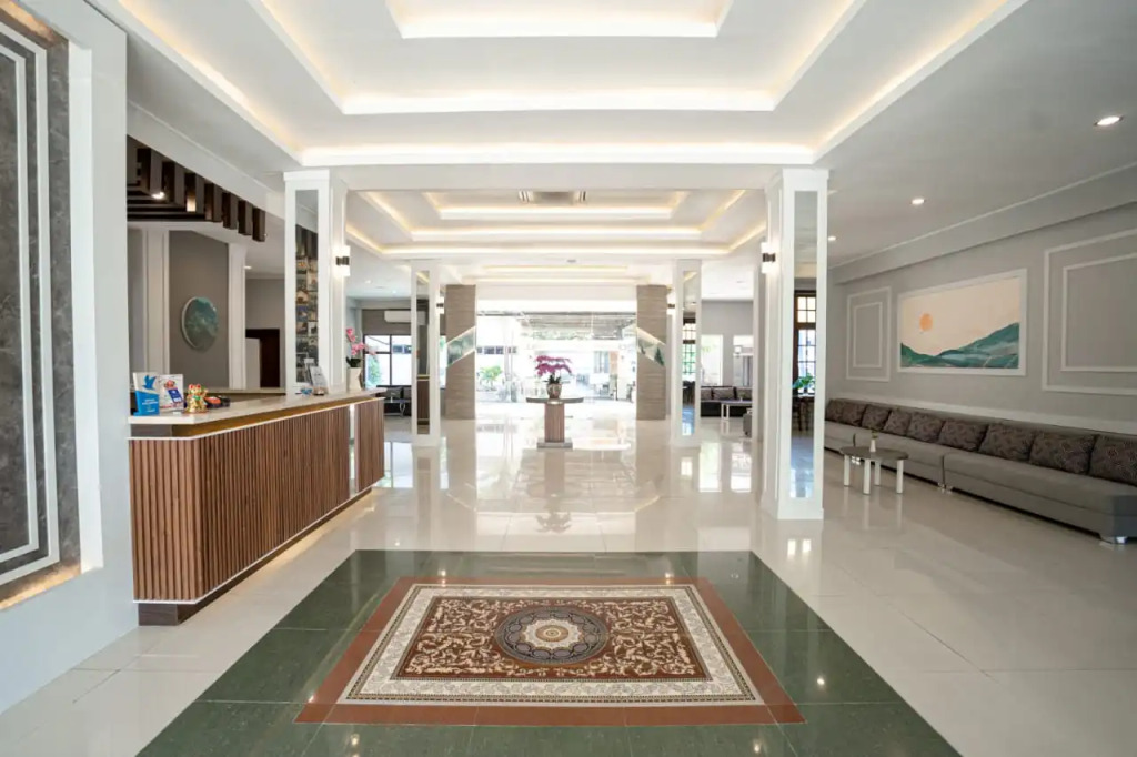 Front One HK Resort Semarang