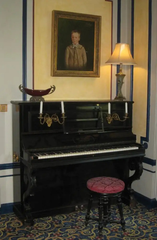 Logis Hôtel Les Maréchaux