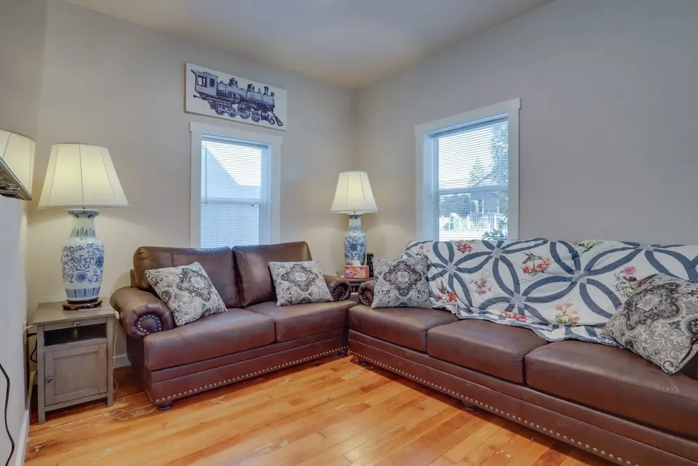 Lafayette Townhome: Cozy Retreat w/ Private Patio