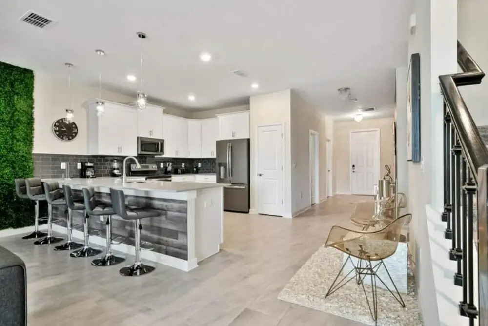 2901 Amazing 8 Bedrooms With Cinema and Game Room and Stunning Clubhouse