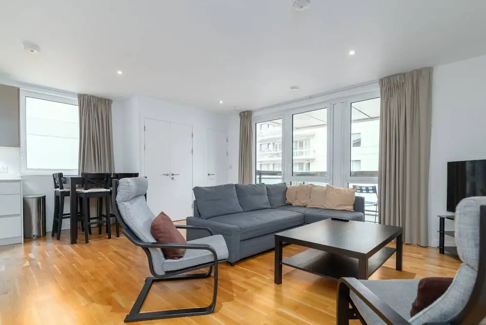 Stunning 3BR Flat in East Village W/balcony, Fits 9