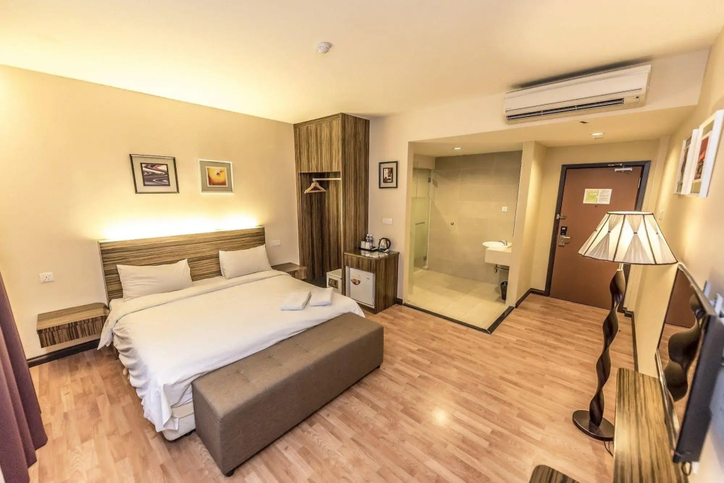 Little Gaya Hotel