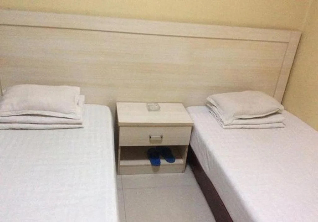 Yiju Business Hotel