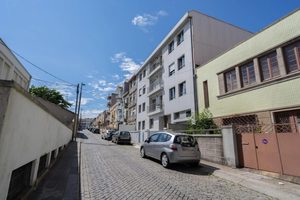 Bright Fresh Flat with Garage - Marquês