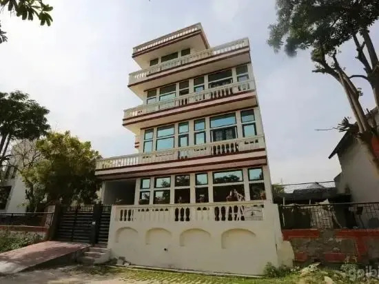 Vashu Residency by OYO Rooms