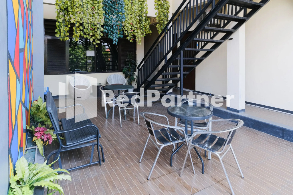 Dea Homestay Syariah at Kertomenanggal Surabaya Mitra RedDoorz