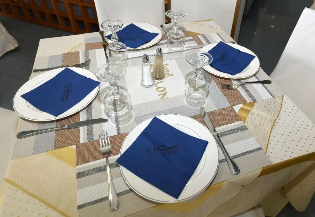 Apollon Hotel