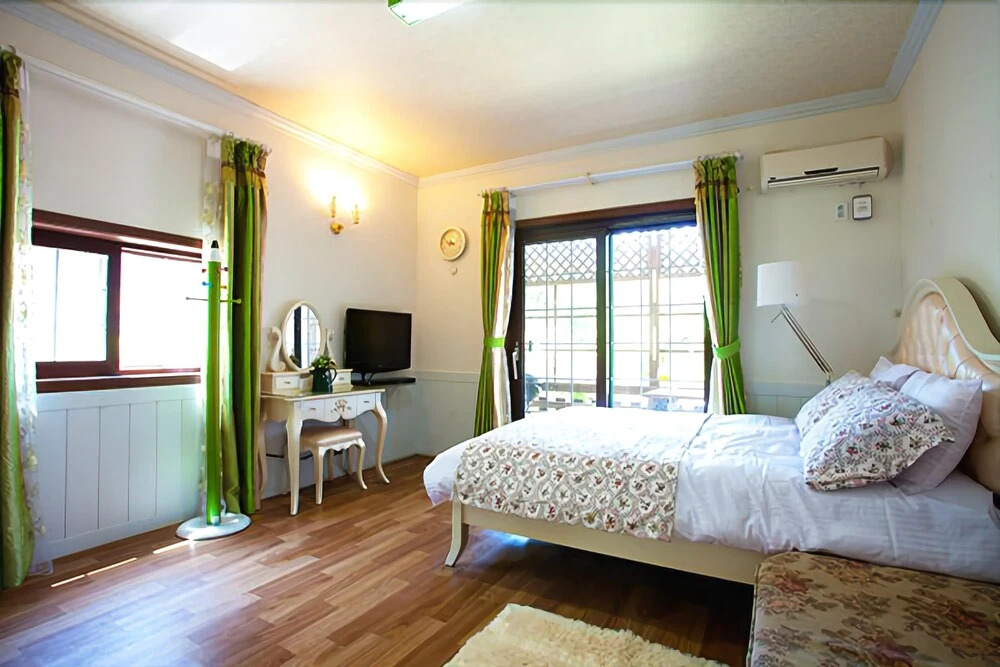 Yangpyeong Ooz Pension