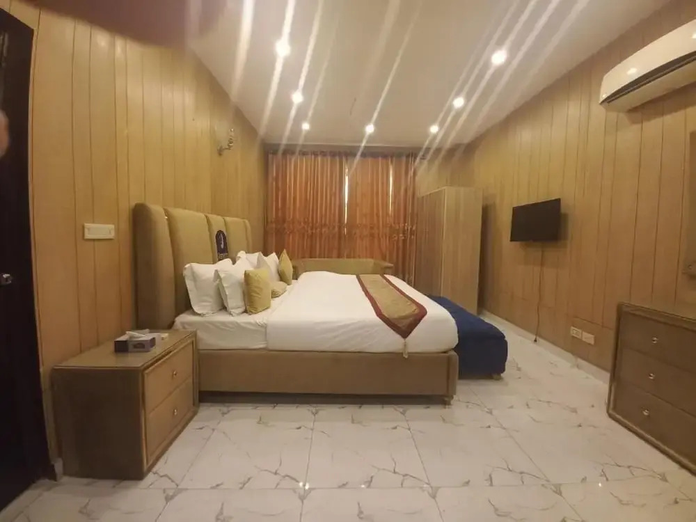 Hotel Premier one Johar Town Lahore Pakistan