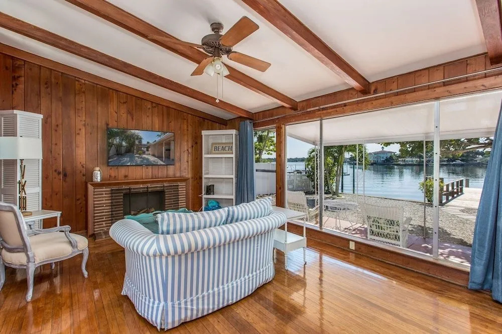 Coastal Escape - Indian Rocks Beach 2 Bedroom Apts by Redawning