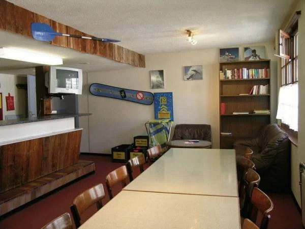 Hirschen Backpacker-Hotel & Pub