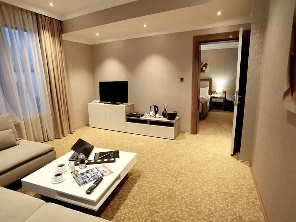 Pietra Hotel