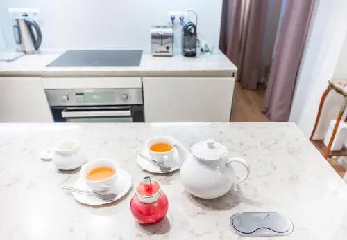 Families And Friends - Center - 110 Sqm