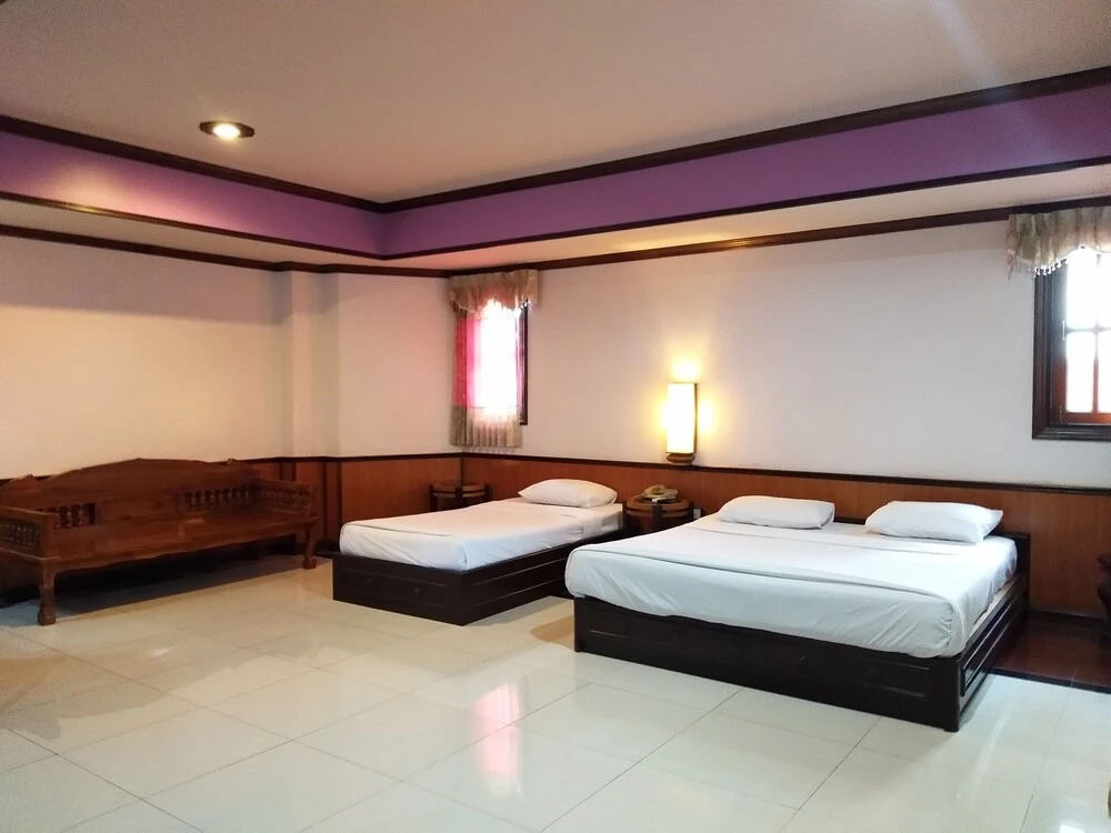 Klaeng Palace Hotel